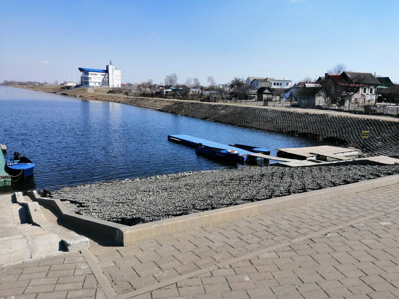 Гребная база